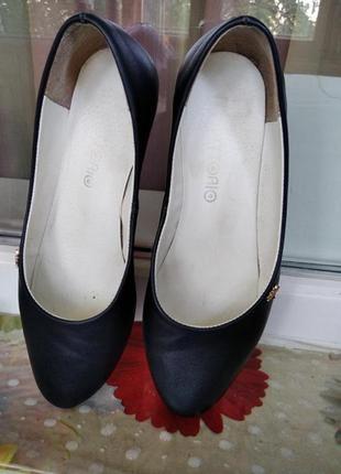 Шкіряні балетки