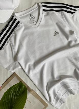 Базовая футболка adidas. оригинал!3 фото