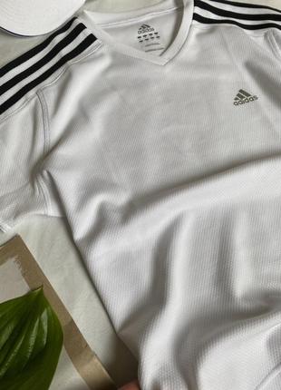 Базовая футболка adidas. оригинал!4 фото