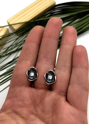 Детские серебряные серьги.