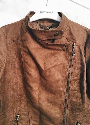 Замшевая коричневая куртка косуха3 фото