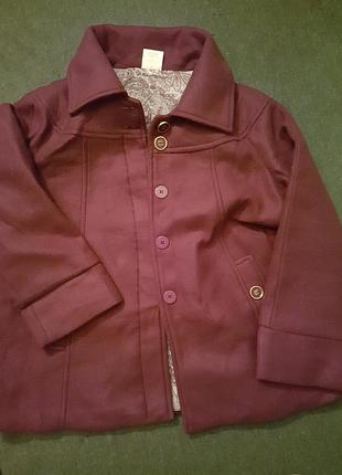 Відмінне напівпальто на осінь