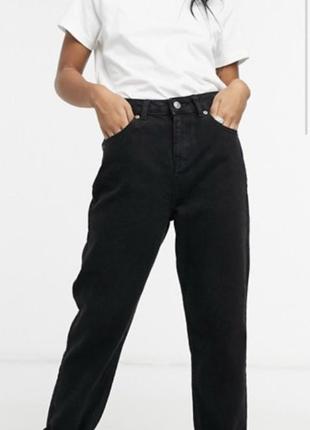 Модные женские мом джинс