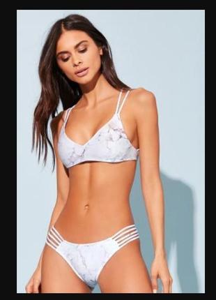 Фирменный купальник forever 21 с вырезами, верх и низ, сша, качество
