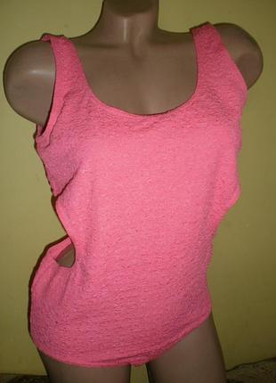 Стильний модний яскравий купальник -жатка н&м ярко-розовий м новий з вирізами на талії