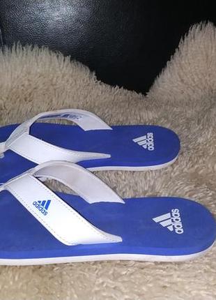 Adidas у єтнамки шльопанці