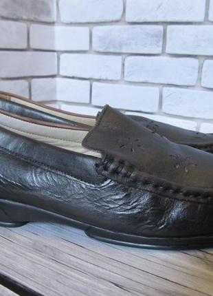 Шкіряні туфлі hush puppies