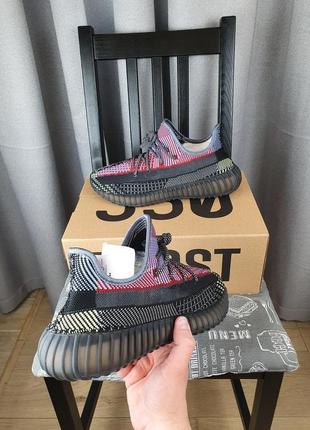 Женские и мужские кроссовки adidas yeezy boost 350 v2 holiday 2021. кроссы адидас изи 350 буст6 фото