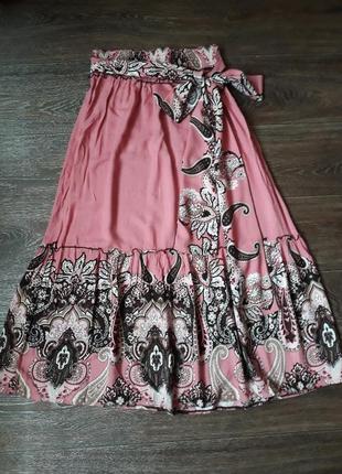 Юбка длинная на резинке с поясом.