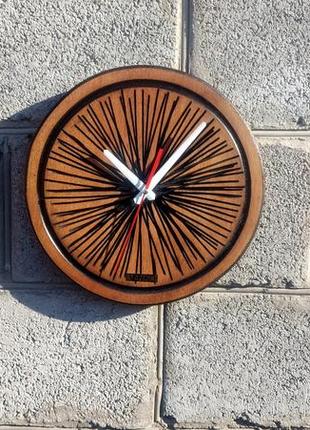 Настінні годинники в сучасному дизайні, незвичайні настінні годинники, дерев'яний годинник
