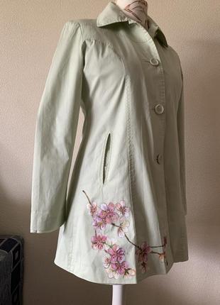 Весняний плащ з декором котон