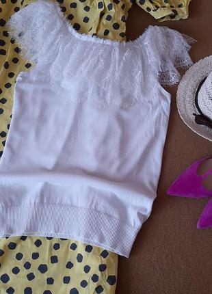 Блуза з рюшами