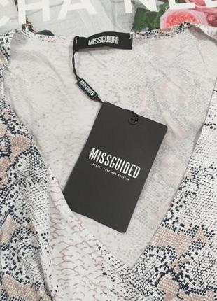 Обтягивающее платье в змеиный принт от missguided s-m2 фото