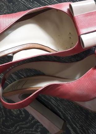 Крутые босоножки