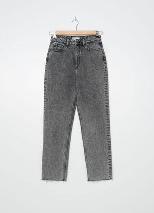 Джинсы прямого покроя с завышенной талией