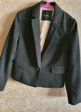 Чёрный укороченный брендовый пиджак1 фото