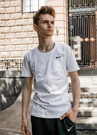Футболка белая базовая