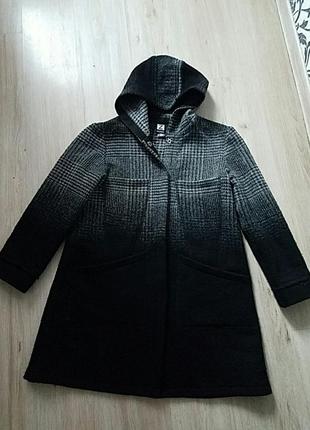 Стильні дизайнерські пальто