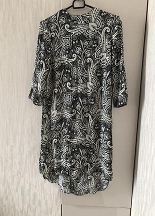 Платье ровного кроя , рукав три четверти