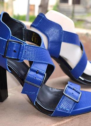 Кожаные итальянские босоножки bata 40р.