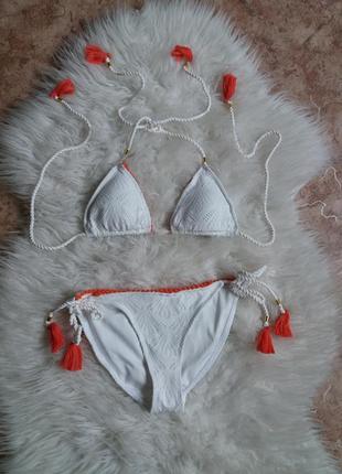 Кружевной купальник с кисточками