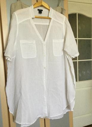 Легка, подовжена, білосніжна блузка великого розміру
