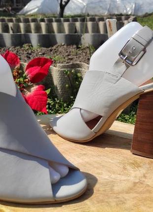 Office london~ідеальні шкіряні босоніжки іспанія ~ 40 р