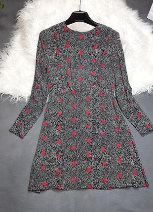 Яркое платье