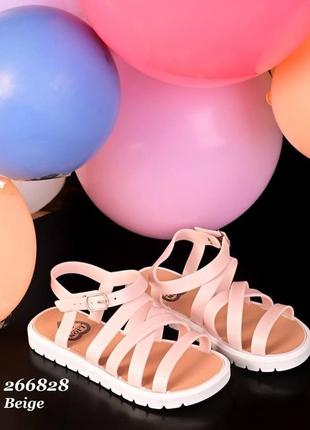 Босоніжки для діівчаток