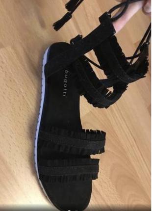 Босоножки bugatti