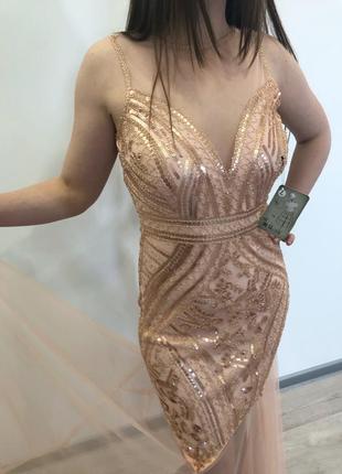 Обворожительное, праздничное платье, расшитое золотыми пайетками2 фото