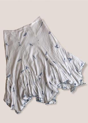 Белая хлопковая юбка миди monsoon с вышивкой1 фото