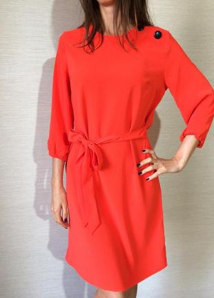 Червона сукня  з довгими рукавами