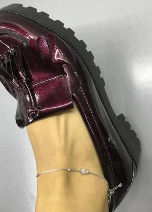 Лаковые лоферы new look