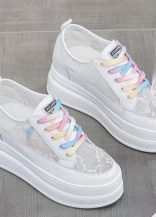 Летние кеды на танкетке