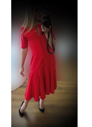 Красное платье годе – яркий и эффектный наряд