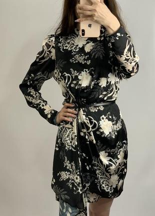 Сукню