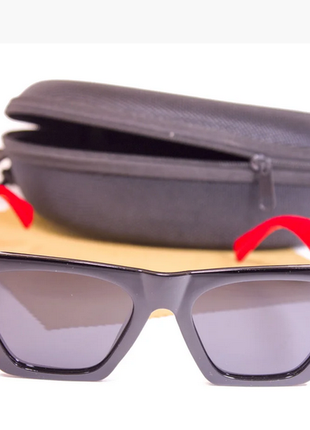Женские солнцезащитные очки polarized комплект: очки, футляр, салфетка для протирания5 фото