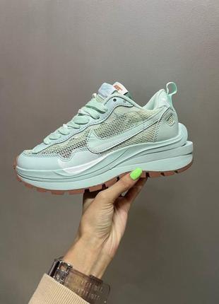 Кроссовки женские nike vaporwaffle sport fuschia x sacai mint мятные ментоловые (найк сакай)