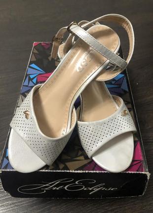 Детские босоножки 36