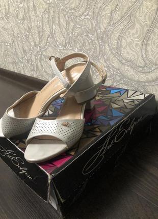 Детские босоножки 363 фото