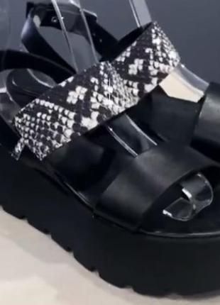 Босоніжки шкіра