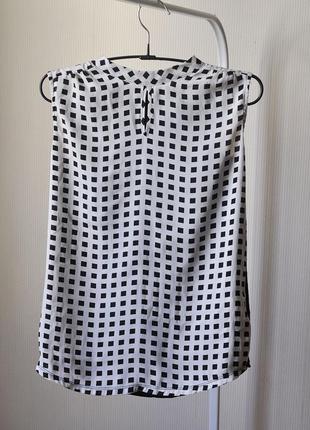 Легкая блуза в геометрический принт1 фото