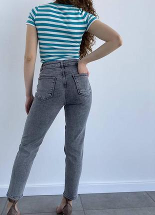 Женские джинси мом mom fit серие чорний синие5 фото
