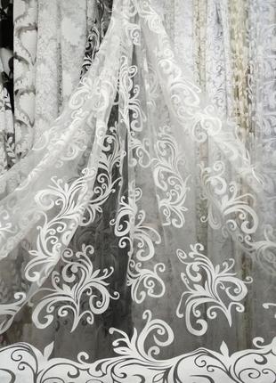 Тюль з візерунком.