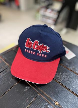 Кепка lee cooper.