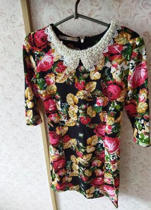 Дуже красиве яскраве плаття