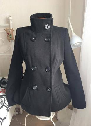 Пальто черное короткое теплое на подкладке
