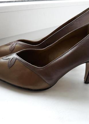Вінтажні австрійські шкіряні туфлі з 80-х evalyn 38