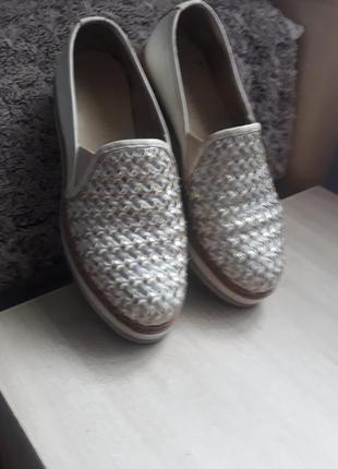 Шкіряні туфлі